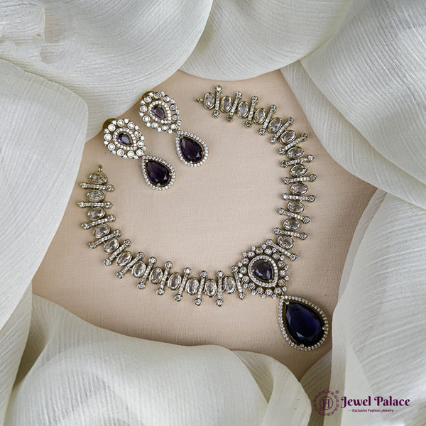 Beautiful Gold Finish Stunning Festive Necklace