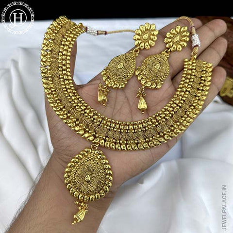 Beautiful Matte Finish Real Kemp Stone Necklace With Earrings JH326