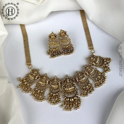 Exclusive Gold Finish Traditional Short Necklace JH5441