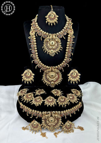 Pretty Traditional South Indian Bridal Jewellery Set JH5562