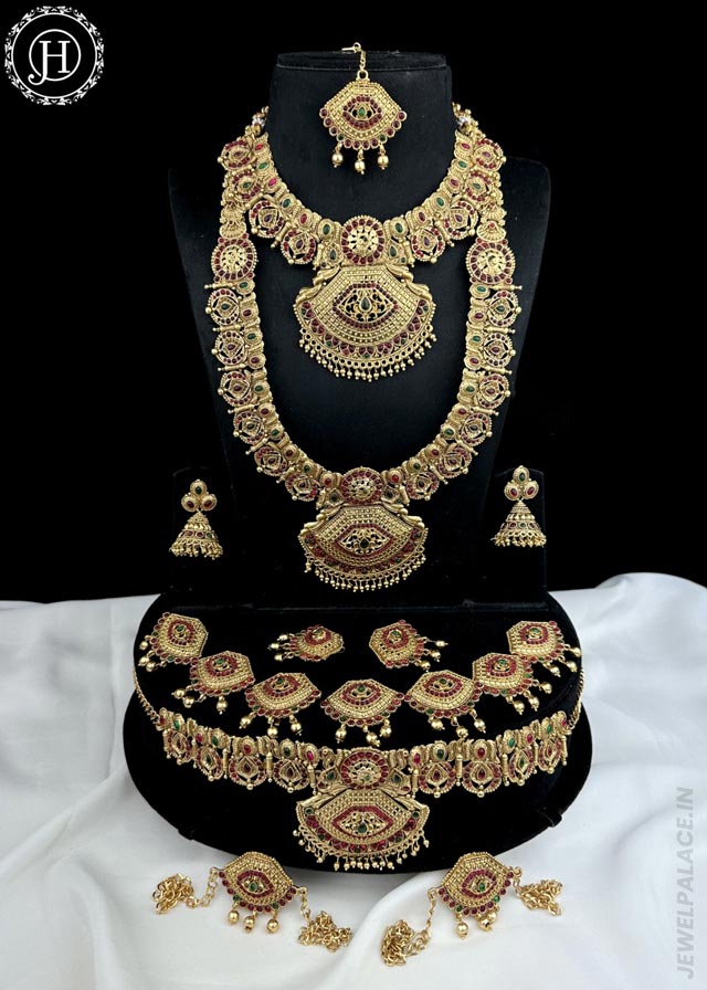 Pretty Traditional South Indian Bridal Jewellery Set JH5573
