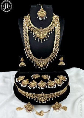 Pretty Traditional South Indian Bridal Jewellery Set JH5575