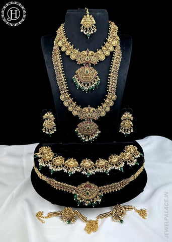 Pretty Traditional South Indian Bridal Jewellery Set JH5578