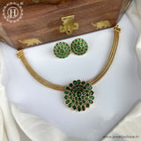 Beautiful Gold Finish Kemp Stone Chic Set JH5907