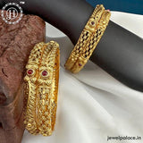 Beautiful Gold Plated Kemp Stone Traditional Bangles JH5999