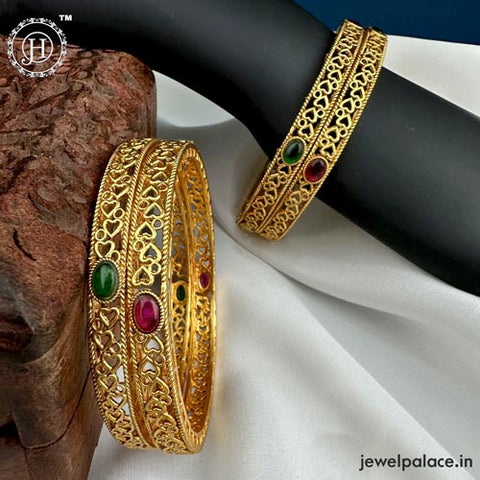 Beautiful Gold Plated Kemp Stone Traditional Bangles JH6002