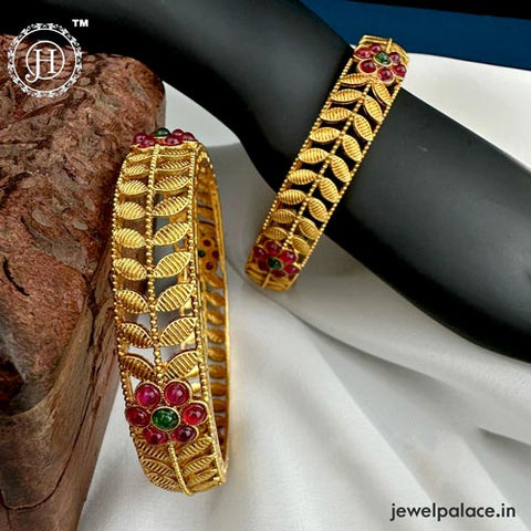 Beautiful Gold Plated Kemp Stone Traditional Bangles JH6005