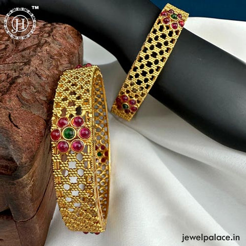 Beautiful Gold Plated Kemp Stone Traditional Bangles JH6006