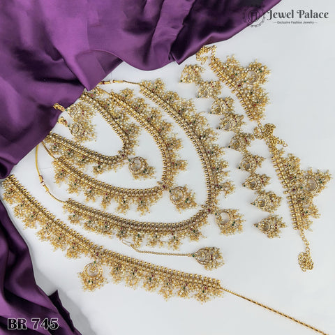 Pretty Traditional South Indian Bridal Jewellery Set
