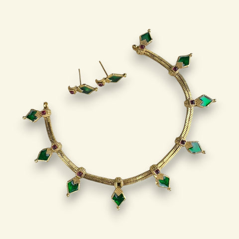 Elegant Gold Finish Traditional Kerala Palakka Necklace JH7817
