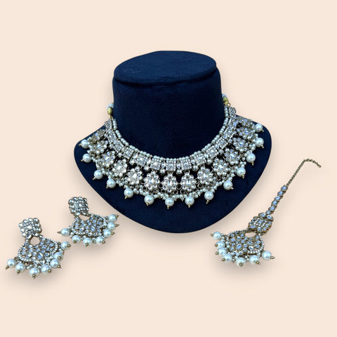 Royal Kundan Pearl Choker Necklace Set with Earrings And Maang Tikka JH7988